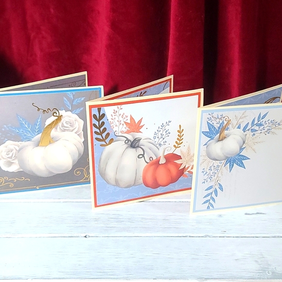 Fall bundle of 5- Soft lap blanket, 24 pc set food Containers & 3 Cards NWT - Picture 5 of 10